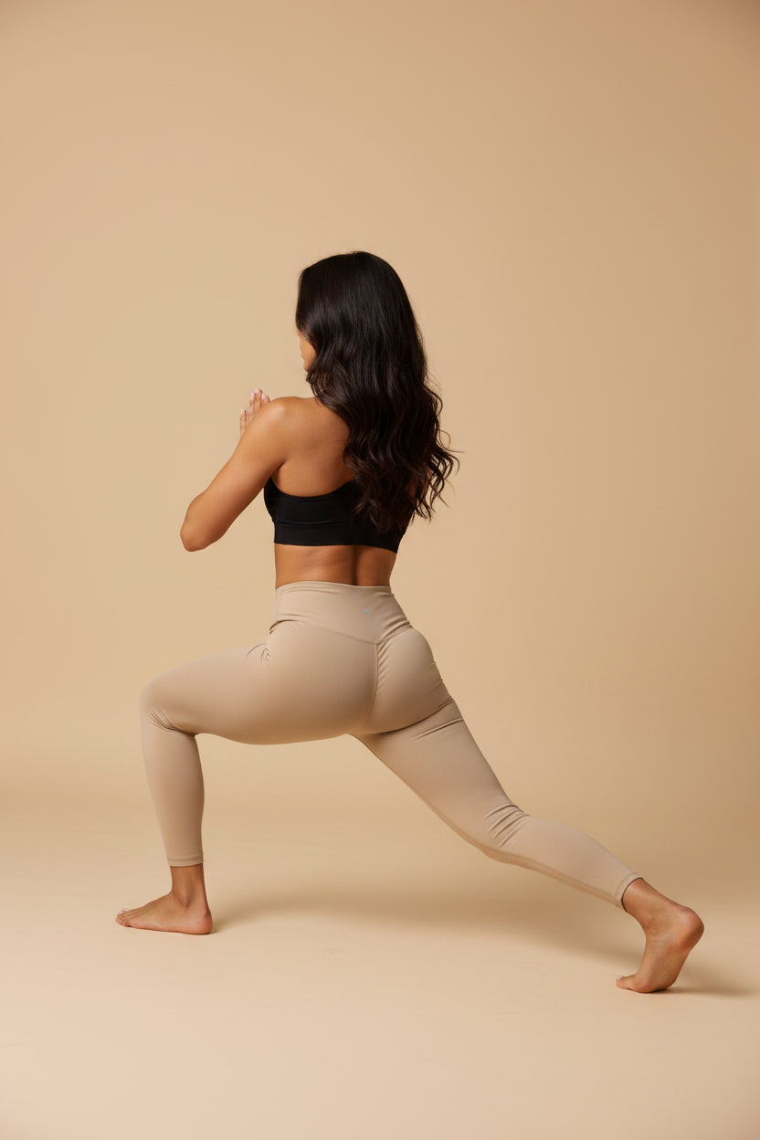 FORME IV high-waisted yoga leggings in Light Gray, model view 2